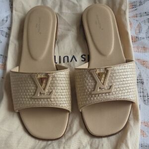 Louis Vuitton Neutral Raffia Mare Slides, 39